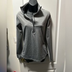 Nike dri fit long sleeve workout top size medium
